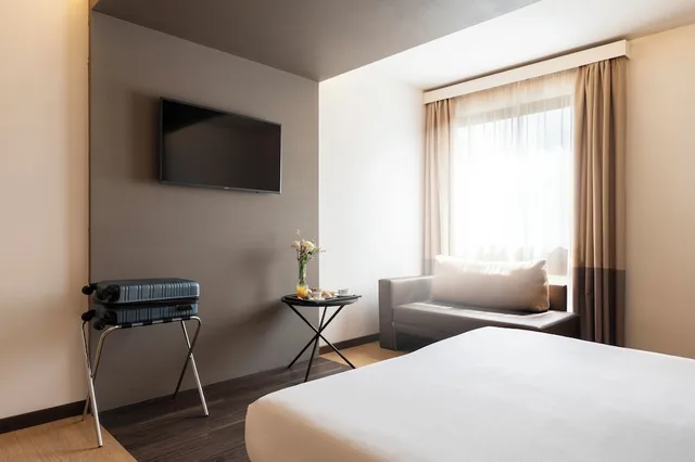 Superior, Double Bed, Warmthotel 9/10