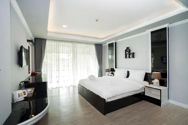 غرفة قياسية بسرير مزدوج بشرفة، Blues River Resort Chanthaburi 1/1