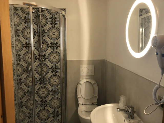 غرفة بسريرين منفصلين بحمام خاص، Hotel Francesco 8/8