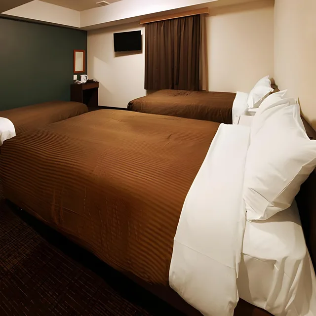 غرفة بسريرين منفصلين مع أريكة، Hotel Trend Kanazawa Katamachi 1/1