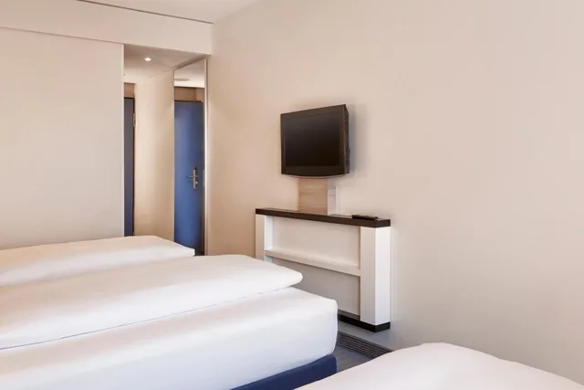 غرفة كومفورت ثلاثية بسرير فردي، H Hotel Koln Bruhl 7/10