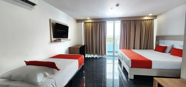 غرفة قياسية ثلاثية بسرير كينج مع أريكة، Hotel BE Suites Cali 3/10