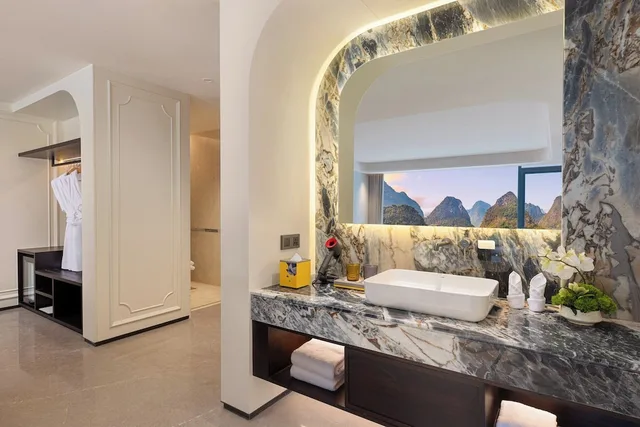 Kids Fun, Fun, Suite, King and Queen Bed، voco Guilin Yangshuo by IHG 7/8