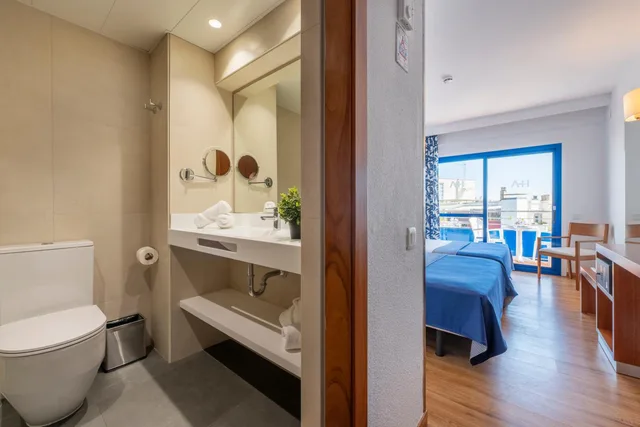 Superior, 2 Double Beds, Pool and Sea View، Hotel Tahiti Playa 3/5