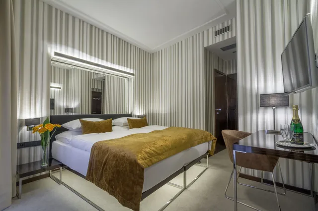 غرفة قياسية بسرير كوين، Hotel Clementin 2/3