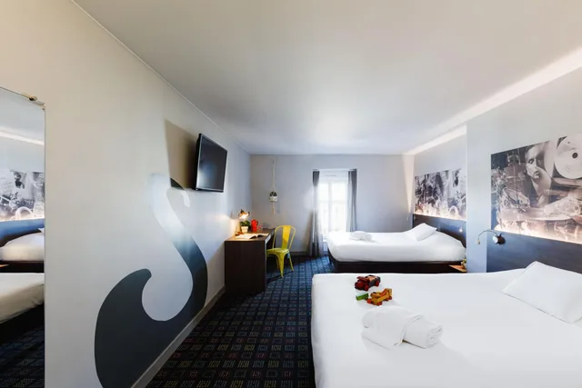 غرفة عائلية بسريرين مزدوجين وسرير كينج، Greet hotel Lyon Confluence 1/10
