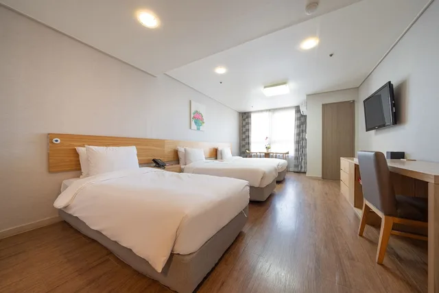 غرفة ديلوكس بثلاثة أسرّة، Ramada by Wyndham Seoul Dongdaemun 2/5