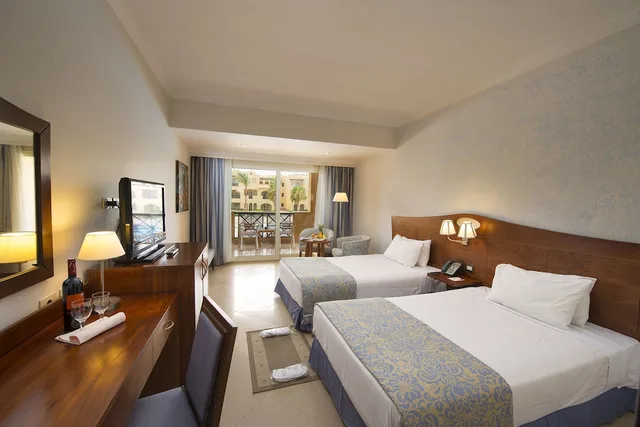 غرفة قياسية بسريرين منفصلين بإطلالة على المسبح، Stella Gardens Resort & Spa 3/10
