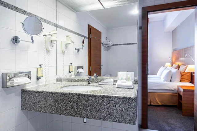 Tower, Suite, Double Bed, Grand Hotel International 8/9