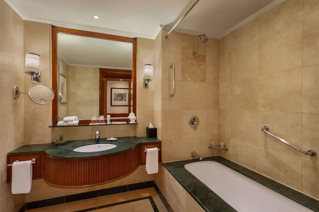 House, with View، Itc Grand Central 3/3