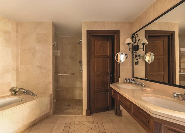 Tower, Junior Suite, King Bed، La Residencia A Belmond Hotel Mallorca 2/3