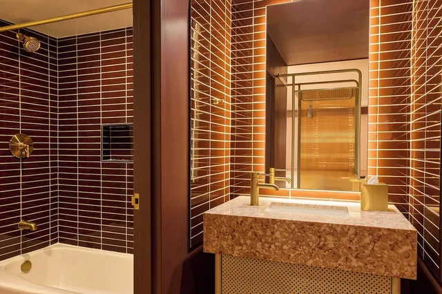 غرفة بسريرين كوين في طابق مرتفع، Renaissance Austin Downtown Hotel 10/11