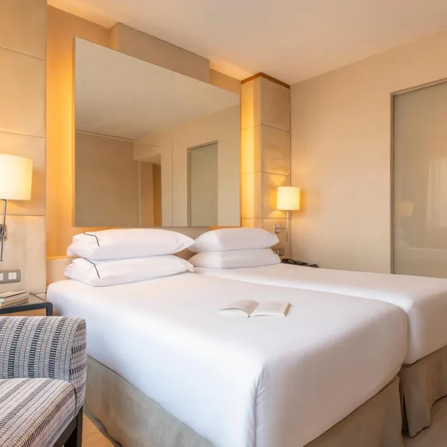 غرفة ثلاثية بسرير كينج، Hotel Hesperia Barcelona Presidente 5/10