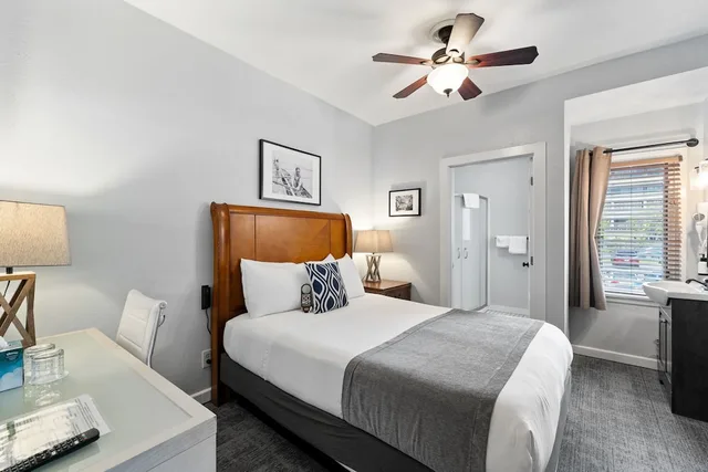غرفة بريميوم بسرير كوين بحمام خاص، The College Inn 4/10