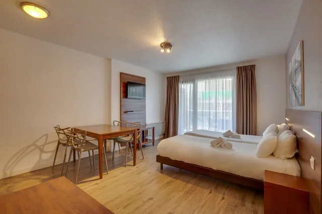 شقة بسرير بطابقين وسرير فردي بغرفة نوم واحدة، Residhotel Azurea 2/5