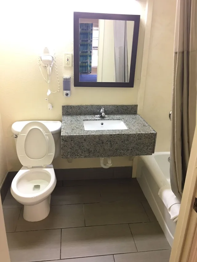 Room, King Bed, American Inn Punta Gorda 6/7