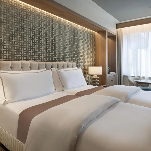 غرفة ديلوكس بسريرين منفصلين بإطلالة على المدينة، The Westin Madrid Cuzco 2/10