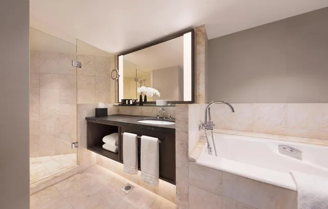 غرفة بريميير بسرير مزدوج بإطلالة على المدينة، Four Seasons Hotel Sydney 3/3