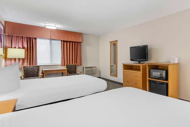 غرفة بسريرين كوين، Best Western Aladdin Inn 1/5