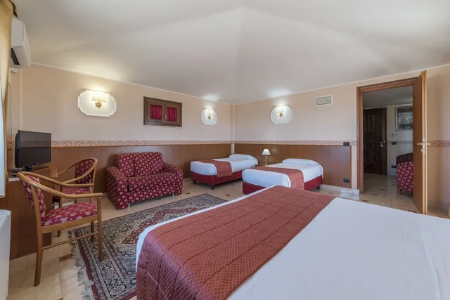 جناح جونيور بأربعة أسرّة بشرفة مع أريكة، Hotel Riviera Fiumicino 4/7