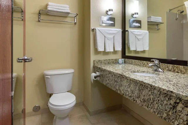 جناح بسرير كينج، Best Western Governors Inn and Suites 2/2