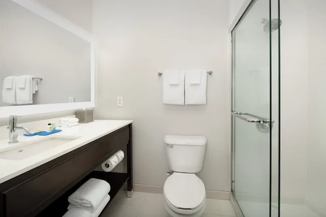جناح بسريرين كوين بغرفة نوم واحدة، Holiday Inn Express Hotel Suites Puyallup Tacoma Area 2/2