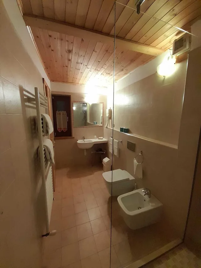 غرفة بسرير كوين، Astoria 10/10
