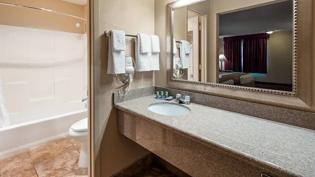 Standard, 2 Queen Beds, Courtyard View, Large, Best Western Pine Springs Inn 6/10