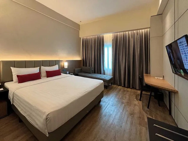 غرفة سوبيريور بسرير كوين، Grand Zuri Pekanbaru 2/6