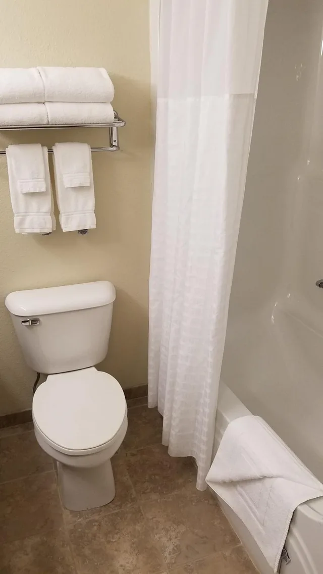 Room, 2 Queen Beds, Americinn By Wyndham Rhinelander 6/8