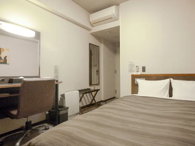 Room, Queen Bed, Hotel Route-Inn Hikone 2/5