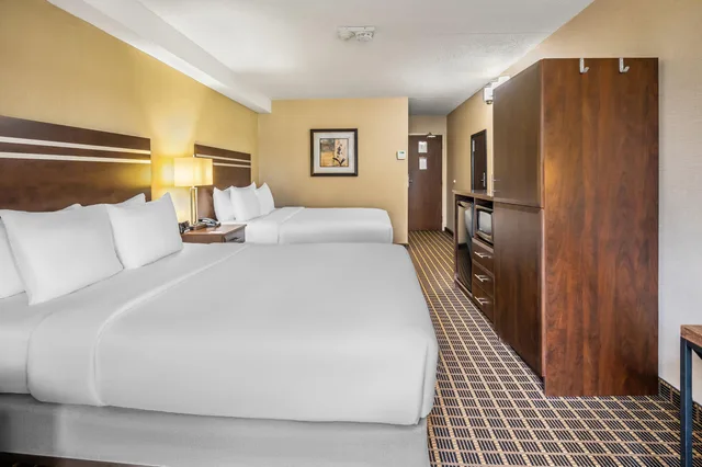 غرفة بسريرين كوين، Comfort Inn Guelph 1/1