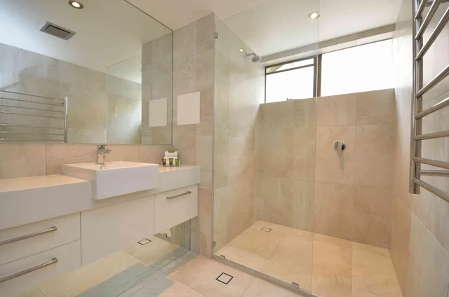 2 Bedrooms, Superior, Apartment, SAKS ON HASTINGS 7/8