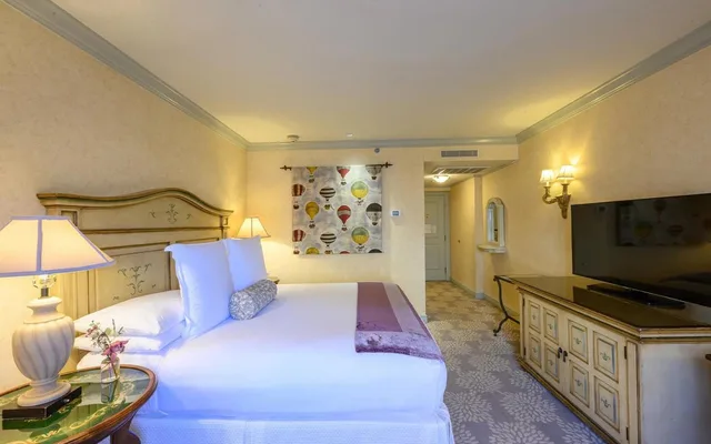 Room, King Bed, Accessible, Delamar Greenwich Harbor 3/3