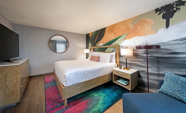 Lanai, Premium, Suite, King Bed, Pool View, The Wayfarer San Diego 2/4