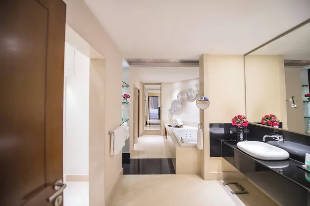Fiesta, Club, Standard, 2 Double Beds، Grand Fiesta Americana Guadalajara Country Club 5/5