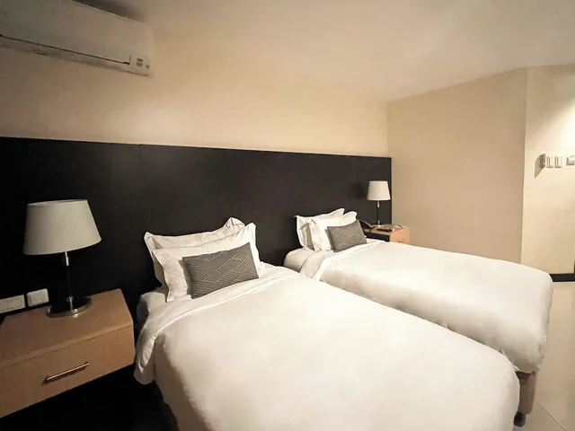 Standard, Twin Beds, No Window، The Lake Hotel Tagaytay 4/5