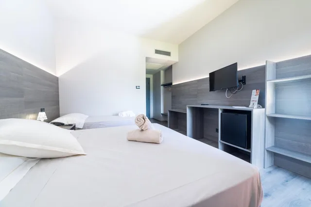 Room, Double or Twin Bed, Pool Access، Sardegna Termale Hotel Spa 5/10
