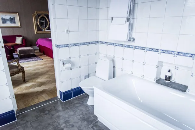 غرفة تنفيذية بسرير مزدوج بإطلالة على المدينة بشرفة، Hotel Eggers 5/6