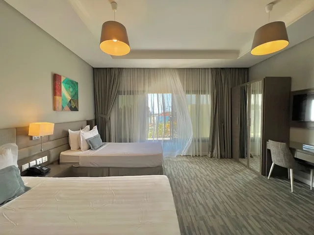 شقة بسريرين منفصلين وسرير كينج بغرفتي نوم، كورنيش لورين سويتس(Loren Suites Corniche) 7/10