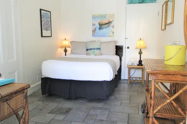 Island, Queen Bed، Eden House 8/10