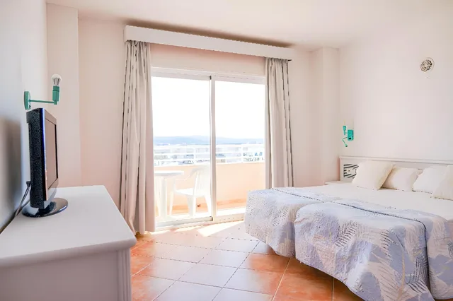 غرفة مفردة بسريرين منفصلين، Rosamar Ibiza Hotel 1/1