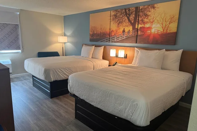 غرفة بسريرين كوين، Days Inn & Suites by Wyndham Festus 2/9