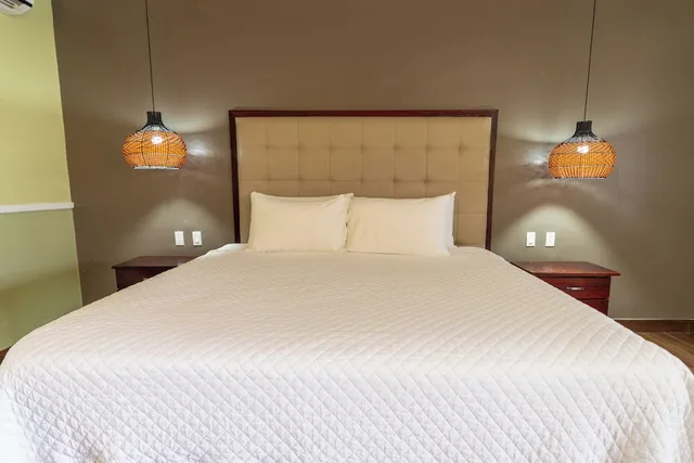 Deluxe, King Bed, Travellers Beach Resort 7/10