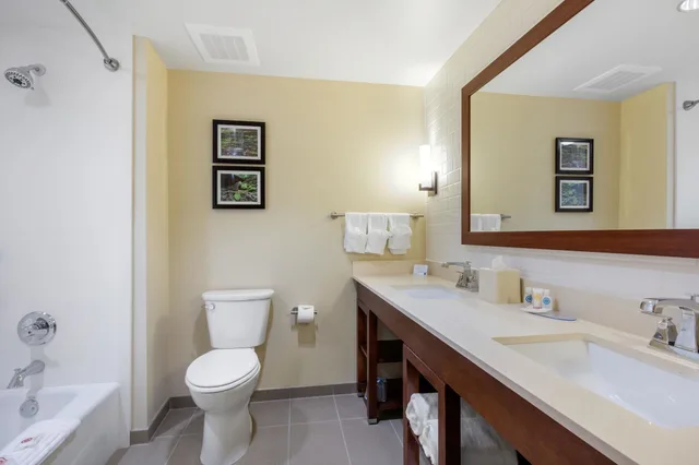 جناح بسريرين كوين، Comfort Inn & Suites At Crossplex Village 7/10