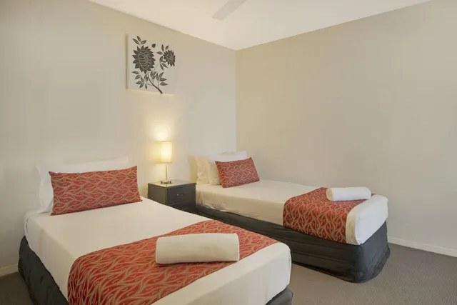 غرفة بريميوم بسريرين منفصلين، THE CHERMSIDE APARTMENTS 1/5