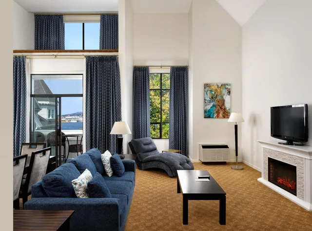 Grand, Dorset, Suite, King Bed، HUNTINGDON MANOR(FORMERLY Huntingdon Hotel & Suites) 6/9