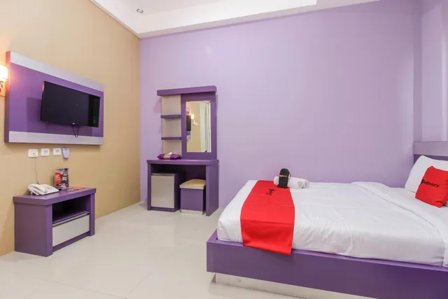 غرفة بسرير مزدوج، Reddoorz Plus Near Stasiun Bekasi 1/8