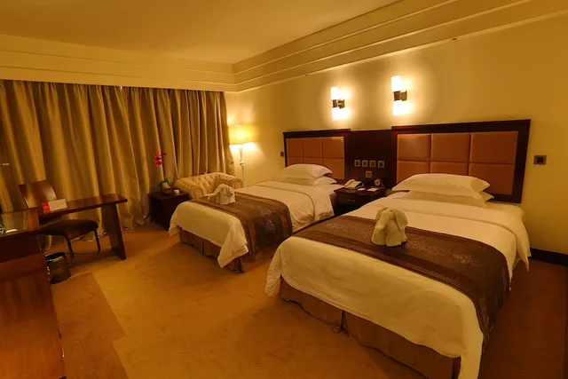 Executive, Twin Beds, Ramada by Wyndham Chengdu North 1/4
