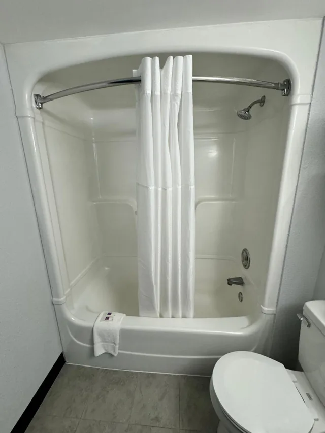 غرفة بسرير كينج، Motel6 East Syracuse, NY - Airport 10/10